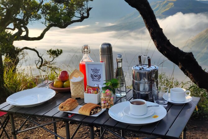 1 Day - Bromo Sunrise Romantic Breakfast // 00.30 - 13.00 - The midnight start from Malang