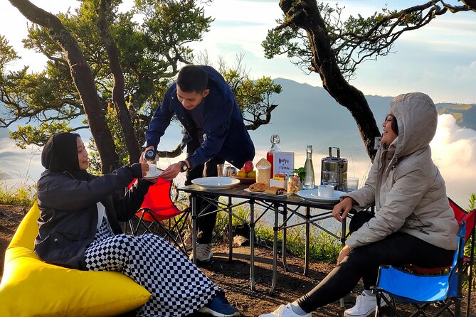 1 Day - Bromo Sunrise Romantic Breakfast // 00.30 - 13.00 - Love Hill and Widodaren from 6:30 to 8:00