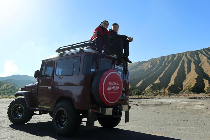 1 Day - Bromo Sunrise Romantic Breakfast // 00.30 - 13.00 - The crater and Poten Temple