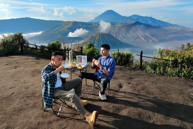 1 Day - Bromo Sunrise Romantic Breakfast // 00.30 - 13.00 - Black sand and savannah from 9:30 to 10:30