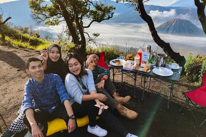 1 Day - Bromo Sunrise Romantic Breakfast // 00.30 - 13.00 - Sunrise over Mount Bromo