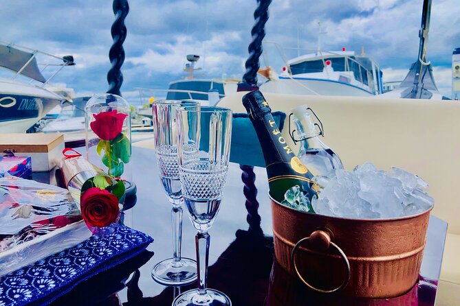 1 Hour Private Romantic Gondola Cruises in Banksia Beach - The Glasshouse Mountains Are the Main Scenic Moment