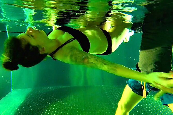 2 Hour Floating Harmony Couples Course - Practical details that affect your visit