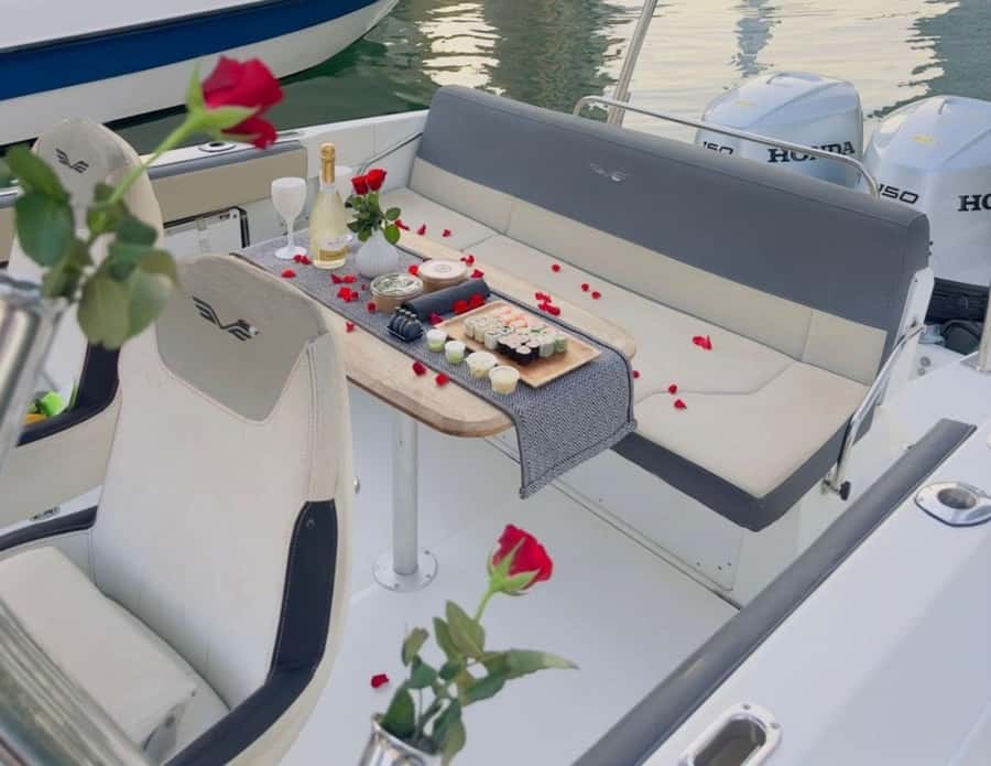 2-Hrs Private Romantic Sunset Cruise with Sushi and Drinks - Meeting at Marina Gate and settling on board