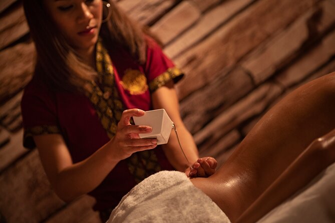 60 min Couple's Massage to Choose and 30 min Floral Bath THAI MASSAGE ALURA - Who should book this experience?