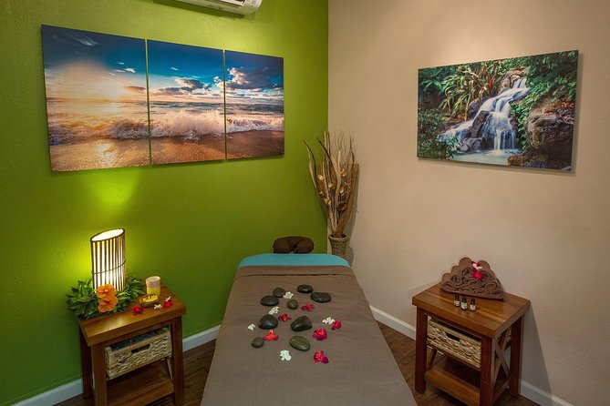 60 Minute Couples Massage - A calm hour at Hawaii Natural Therapy