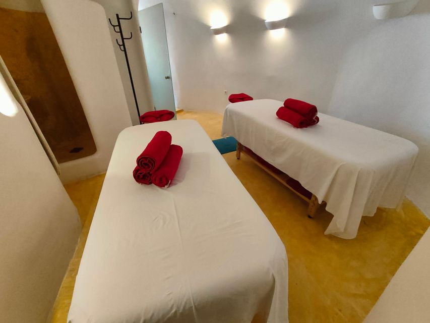 Akrotiri: Aromatherapy Couples Massage - The massage style: calm rather than theatrical