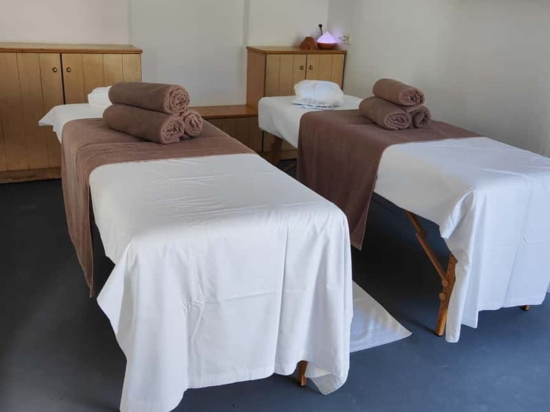 Akrotiri: Aromatherapy Couples Massage - The private Couple’s Suite and shared setup
