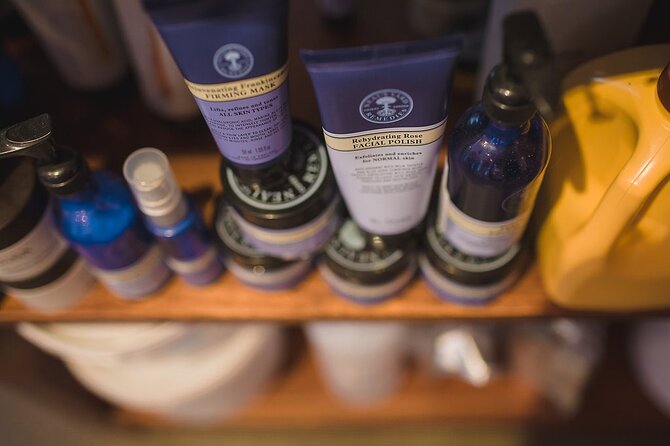 Akrotiri: Couples' Aromatherapy Massage - Why the side-by-side format works for couples