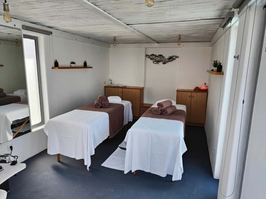 Akrotiri:Departure Day Spa Experience Couples Massage & Pool - The 60 or 90-minute aromatherapy couples massage