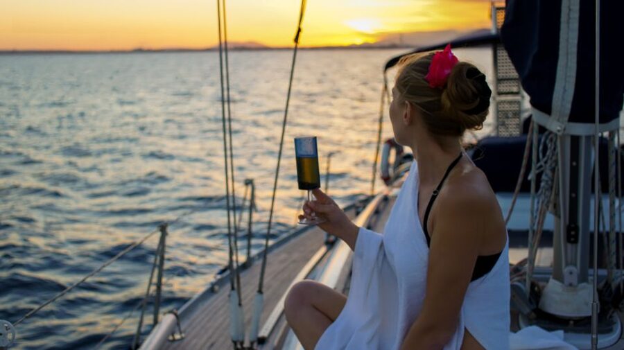 Alcudia: Romantic Sailing Trip with Diner for 2 - Returning as the sun drops over Mallorca