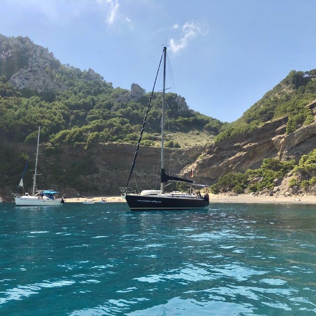 Alcudia: Romantic Sailing Trip with Diner for 2 - What the $1,001 price really buys