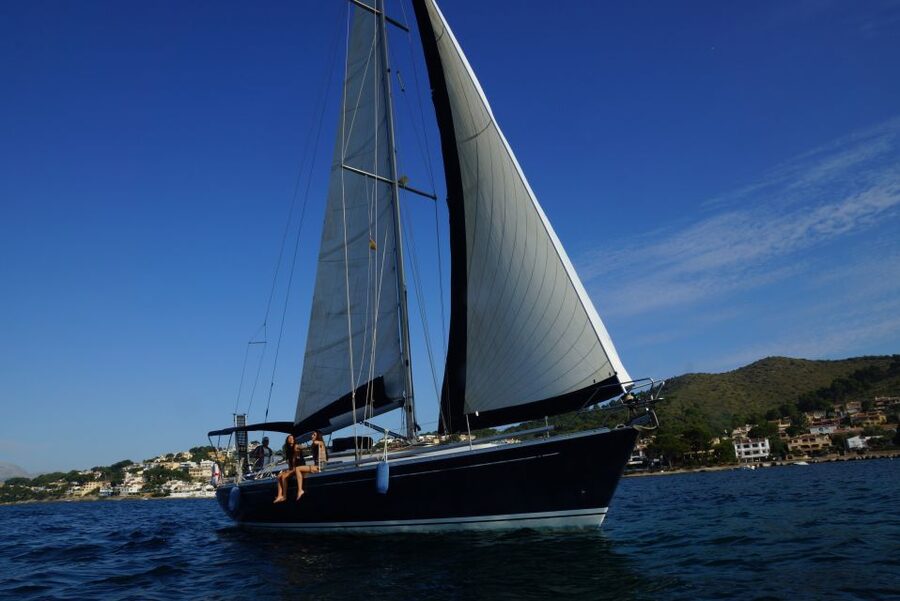 Alcudia: Romantic Sailing Trip with Diner for 2 - Jörn as skipper, cook, and host