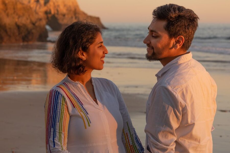 Algarve: Photoshoot for couple, family, portrait - Outfit planning for natural Algarve portraits