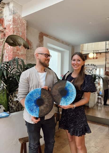 Alicante: Private Art Experience for Couples – Paint & Sip - Drinks, cheese, and the date-night factor