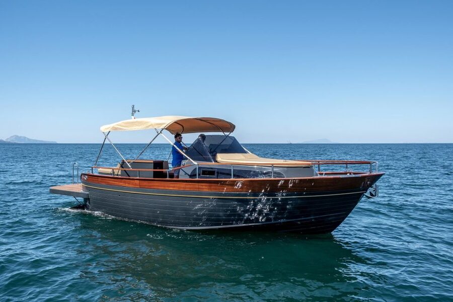 Amalfi Coast: Romantic Sunset Cruise with Music & Cocktails - The aperitif, open bar, and one important expectation