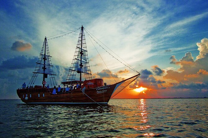 Amazing Romantic Dinner on a Spanish Galeon with Saxophone Music - Is $95 a fair price for a Cancun dinner cruise?