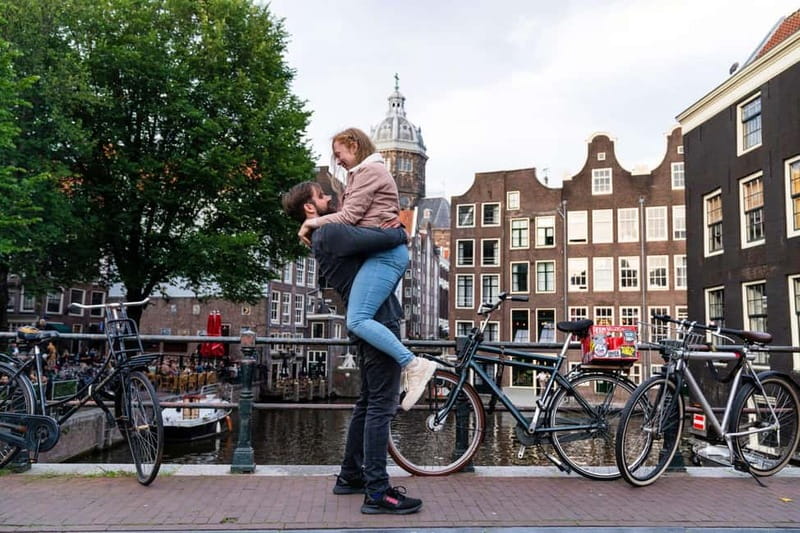 Amsterdam Canals Photoshoot: Private Solo, Family or Couples - Why a Short Photoshoot Works Well in Amsterdam