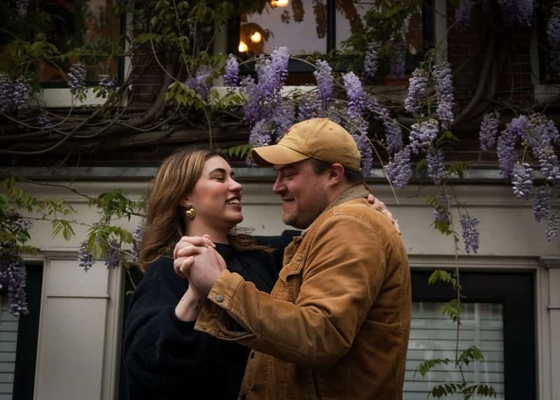Amsterdam Canals Photoshoot: Private Solo, Family or Couples - Couple, Solo, Family, or Friends