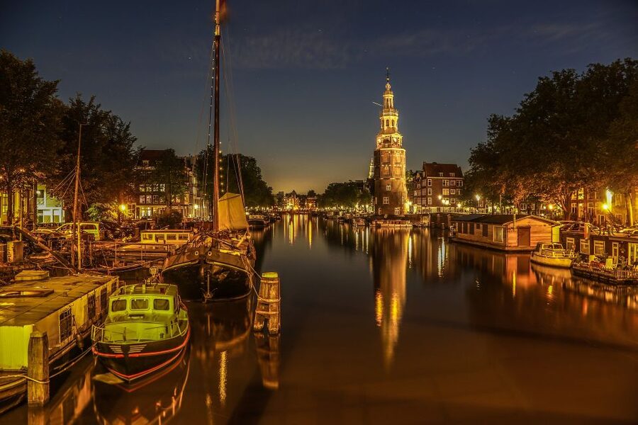 Amsterdam: Private Romantic Evening Boat Tour with Prosecco - Meeting the boat at Keizersgracht 401
