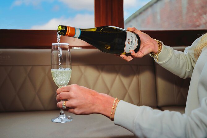 Amsterdam: Romantic Canal Cruise with Optional Bubbles & Bites - What the bubbles and bites add