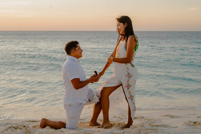 Aruba Romantic Sunset Photoshoot & Beach Picnic in Luxury Cabana - Planning the sunset and the 30-minute photoshoot