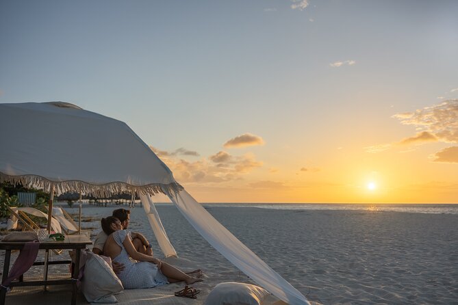 Aruba Romantic Sunset Photoshoot & Beach Picnic in Luxury Cabana - Why the private format matters