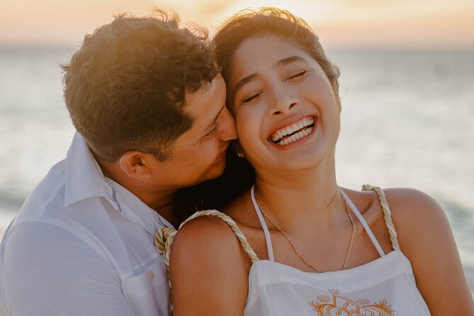 Aruba Romantic Sunset Photoshoot & Beach Picnic in Luxury Cabana - Who will enjoy this Aruba experience most