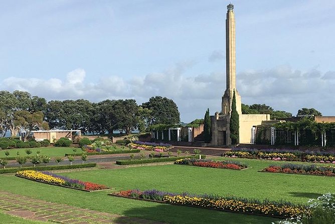 Auckland City Private Tour for Couples. Be chauffeur driven with added extras. - Auckland Domain and the Winter Gardens offer a gentler pause