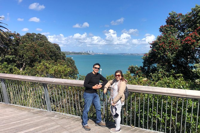 Auckland City Private Tour for Couples. Be chauffeur driven with added extras. - Little Shoal Bay gives you a different Auckland view