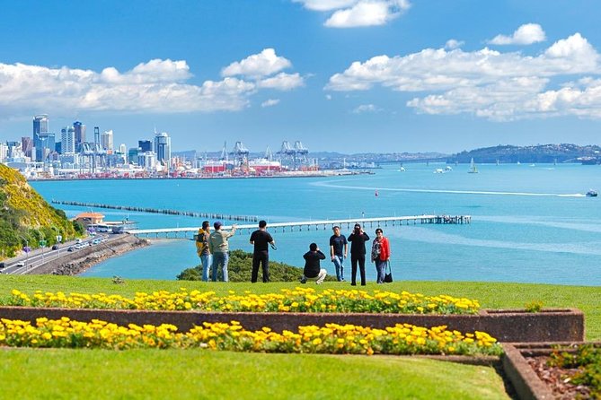 Auckland City Private Tour for Couples. Be chauffeur driven with added extras. - Mount Eden starts the morning with Auckland at your feet