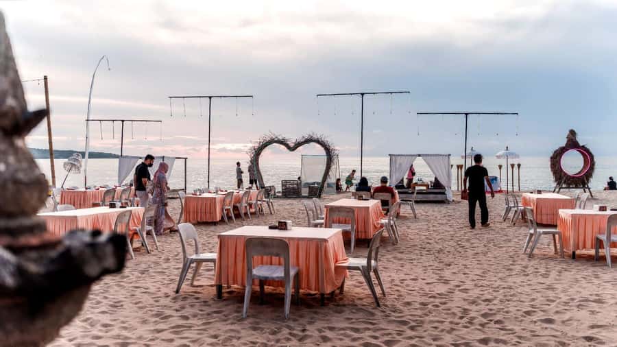 Bali: Jimbaran Bay Romantic Spa and Seafood Sunset Dinner - Key points at a glance