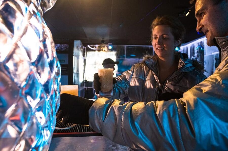 Barcelona: Ice Bar and Terrace Drinks Romantic Package - Starting at Icebarcelona by the beach