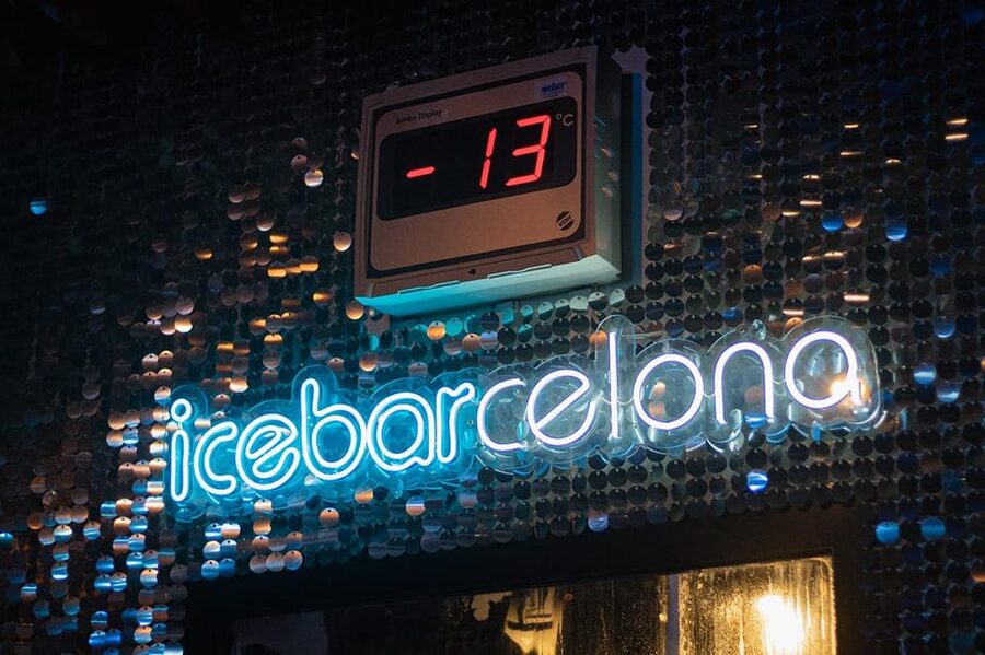 Barcelona: Ice Bar and Terrace Drinks Romantic Package - Timing, comfort, and small things to plan