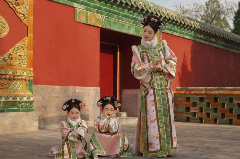 Beijing: Hanfu Experience & Photo Shoot – Family & Couples - Turning into a Hanfu character in central Beijing