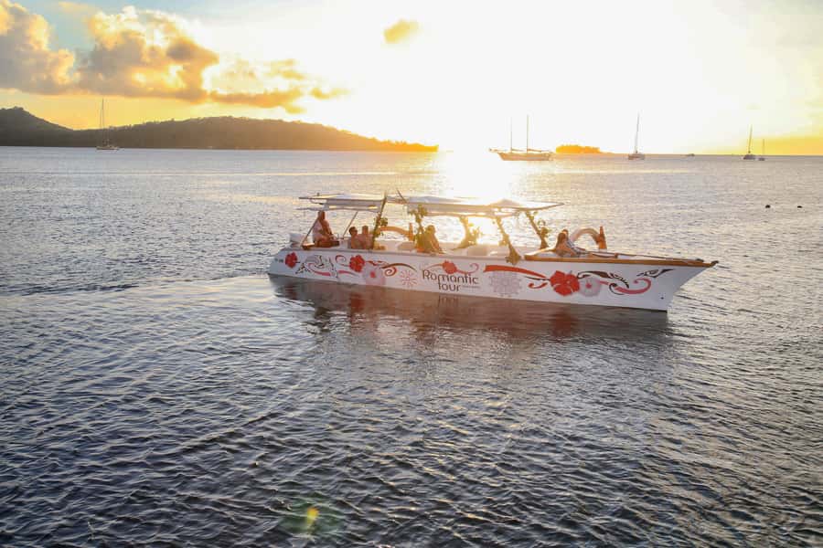 Bora Bora: Combo Sunset Cruise & Romantic Dinner at St James - From the lagoon to Vaitape