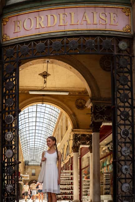 Bordeaux Photographer : Romantic or Family or Friends - Posing help for people who dislike photographs