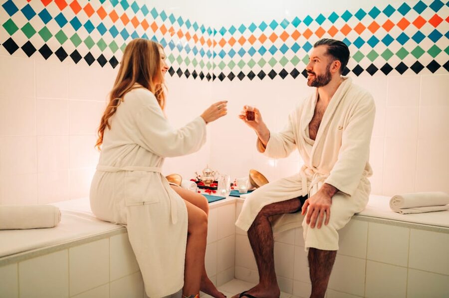 Budapest: Couple Holistic Swedish Massage with Jacuzzi Time - Planning your spa time in Budapest