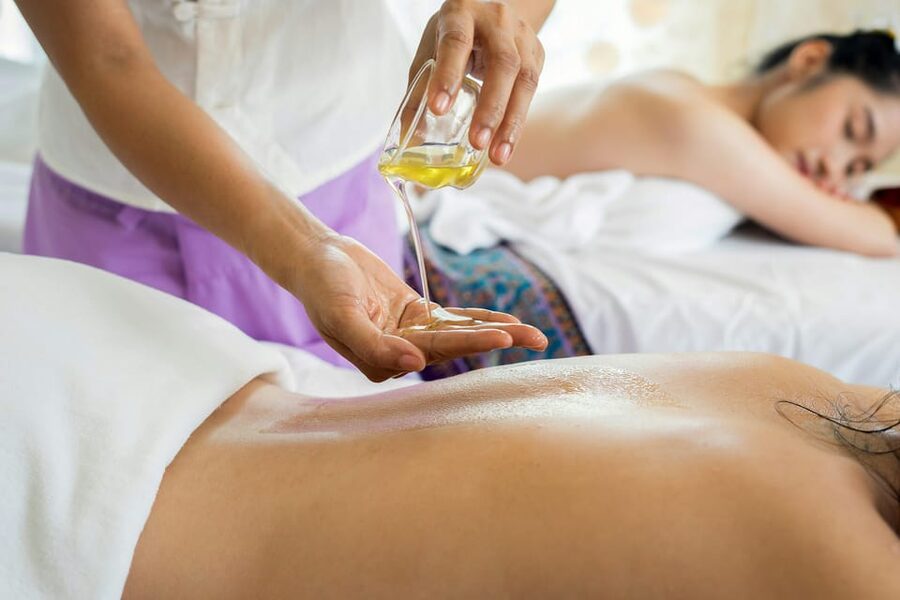 BUDAPEST, Day Spa : Couples Massage with Roses Bubble Bath - Is $465 good value for two?