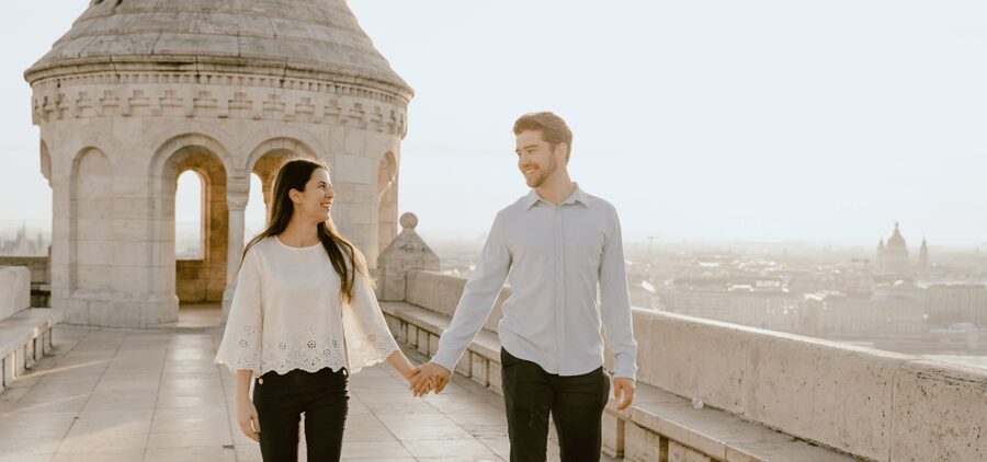 Budapest: romantic photoshoot at Buda's iconic sightseeings - Fishermans Bastion, Matthias Church, and Buda Castle