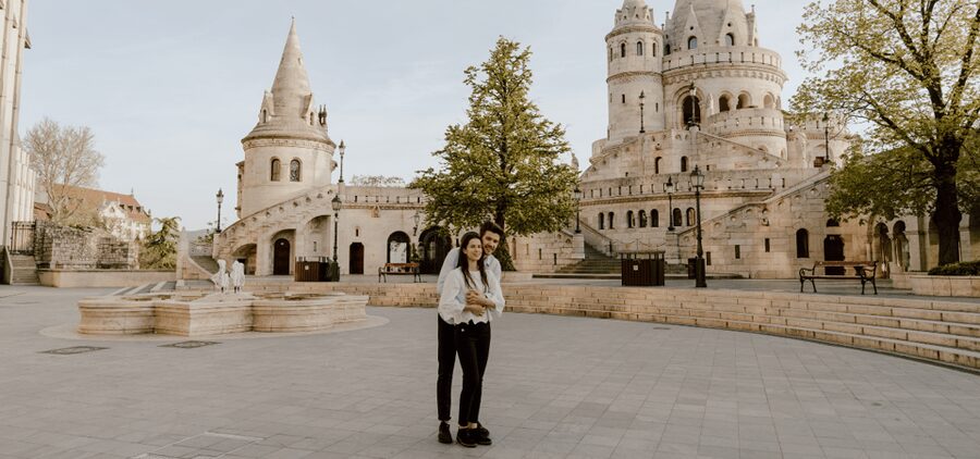 Budapest: romantic photoshoot at Buda's iconic sightseeings - Accessibility, timing, and practical planning