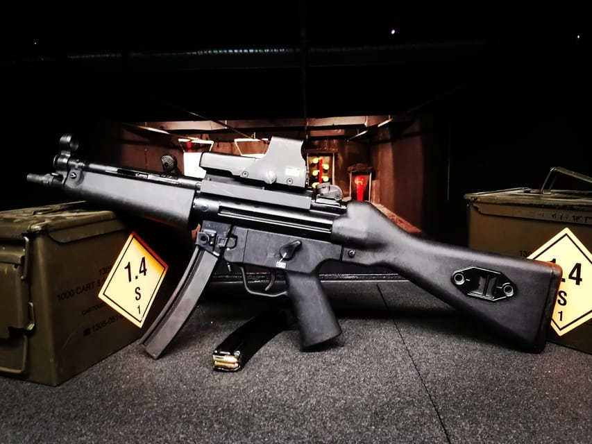 Budapest: Shooting Experience for Couples, The Perfect Date - Arriving at the indoor range