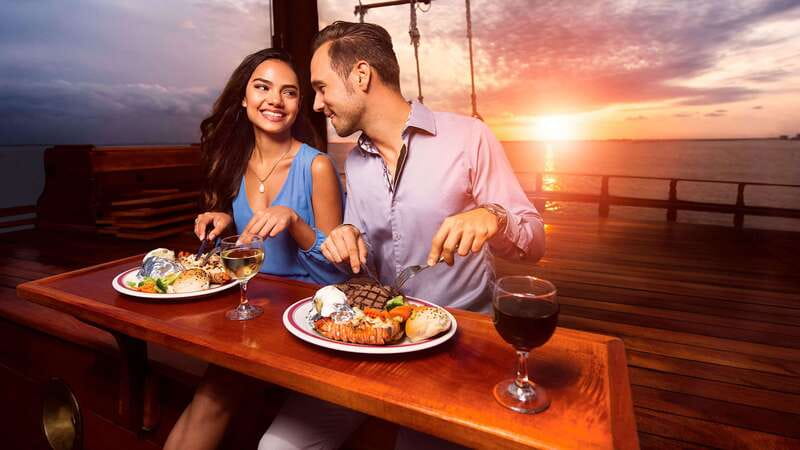 Cancun: Columbus The Romantic Dinner Cruise - How the open bar affects the value