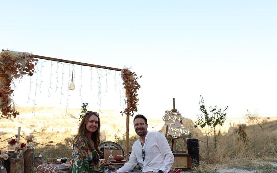 Cappadocia: Love Valley Proposal Service with Transfers - Treats and the celebration afterward