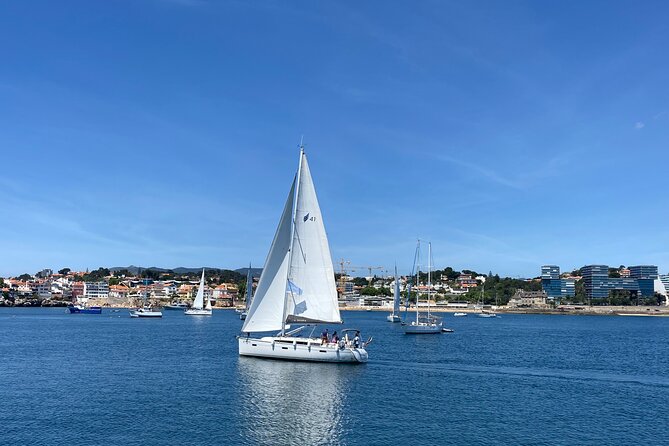Cascais Romantic Luxury Private 2h Cruise with sparkling wine - Sparkling wine and the romantic mood