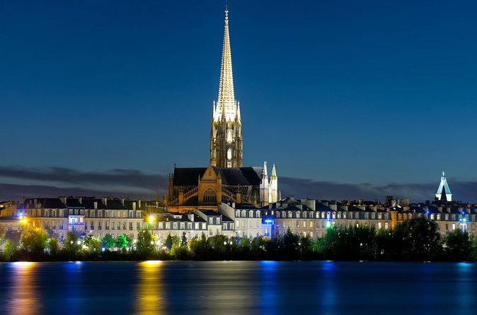 Christmas illuminations in 2CV - With 2 Presents (Food + goodies) - The wine museum and Bordeaux’s modern side