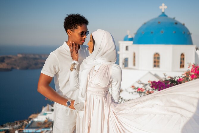 Couple and Family Photoshoot Experiece in Santorini - A one-hour walk through Santorini’s postcard views