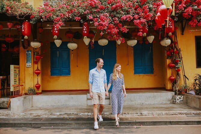 Couple Photoshoot in Ancient Town of Hoi An with Highlight Reel - Dawn from 6:30 to 9:30 AM