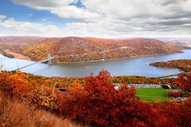 Couple's Private Hudson Valley Fall Foliage Helicopter Tour from Westchester - A private flight can make a special occasion feel personal