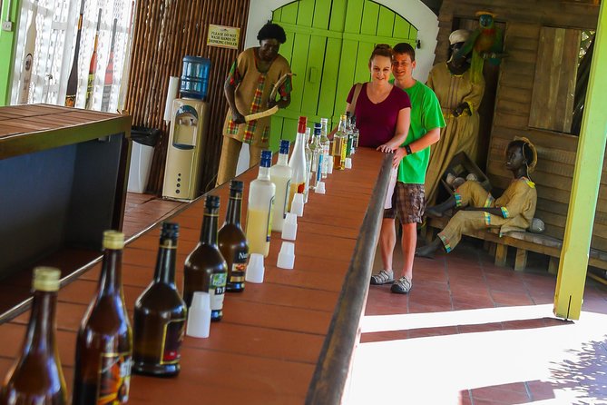 Couples Private St. Lucia Highlights Tour - Starting in Castries with the market and cathedral